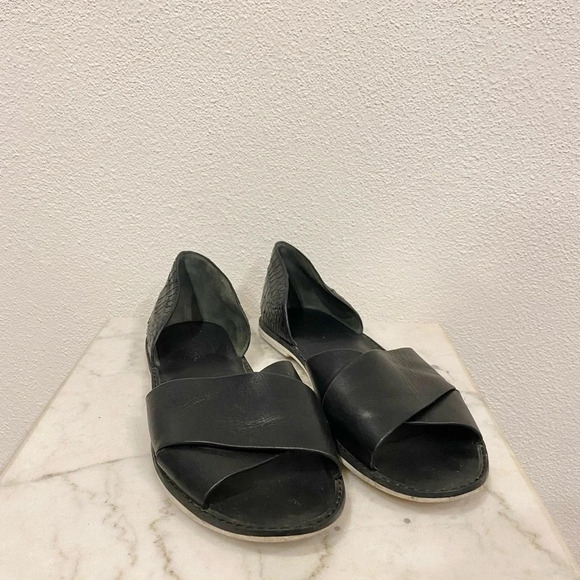 Vince Ida Open-Toe Crossover Leather Flat Size 8 VGUC - Picture 2 of 5